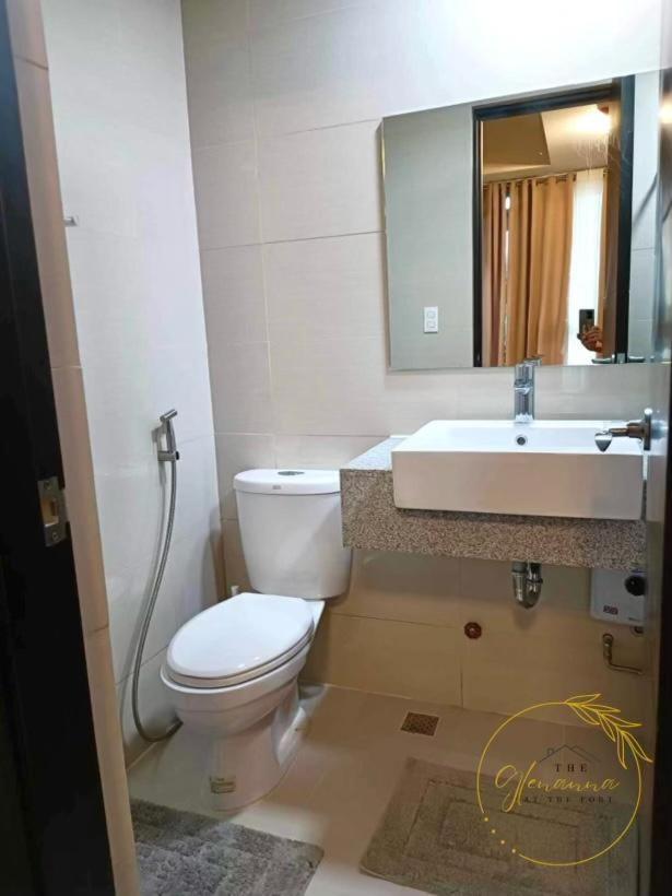 Maez - Uptown Parksuites Manila